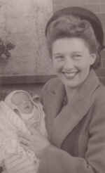 Mum and Me at my Christening1946.jpg (33523 bytes)